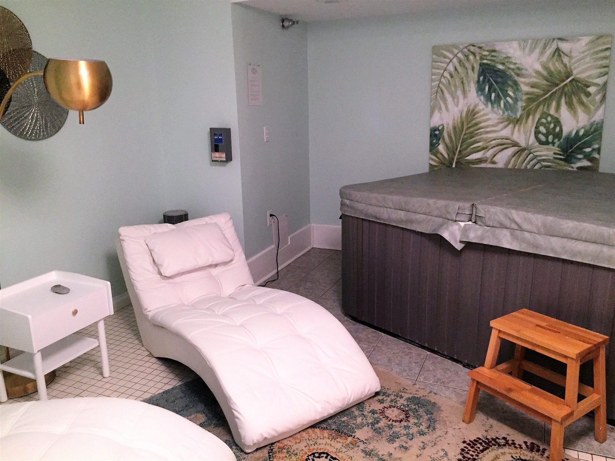 Spa Room Hot Tub And Seating